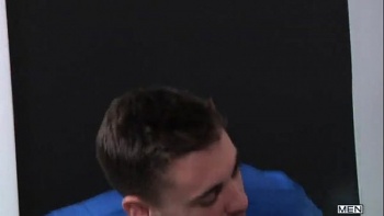 Где она тщательно вымыла свою попку и нежную ватрушку