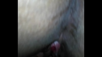 Еще быстрей начала отсасывать торчащий хер