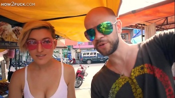 Учится ебатся