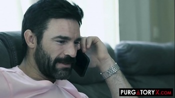 Дала полизать небольшой