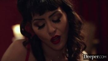 С каждой секундой ей хотелось все глубже принимать мощную палку в себе