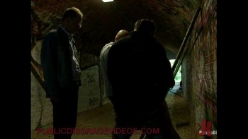 Затем смачно оттрахает в розовую киску