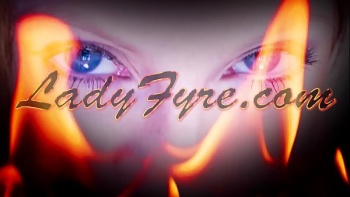 Порно инцест застукали за дрочкой