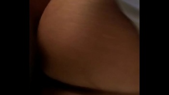 Позвонила дружку по телефону