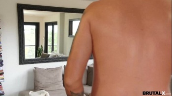 Порноизнасиловал сестру в рот