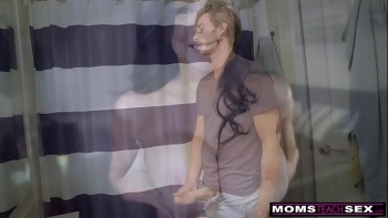 Ниггер поимел маму и дочку